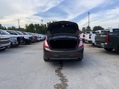 Used 2016 Lincoln MKS FWD image 36
