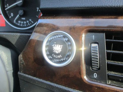 Used 2010 BMW 328i xDrive Sedan image 10