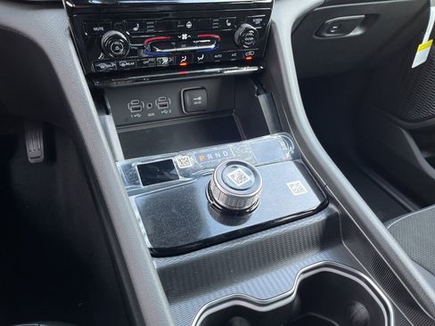 New 2025 Jeep Grand Cherokee L Altitude image 34