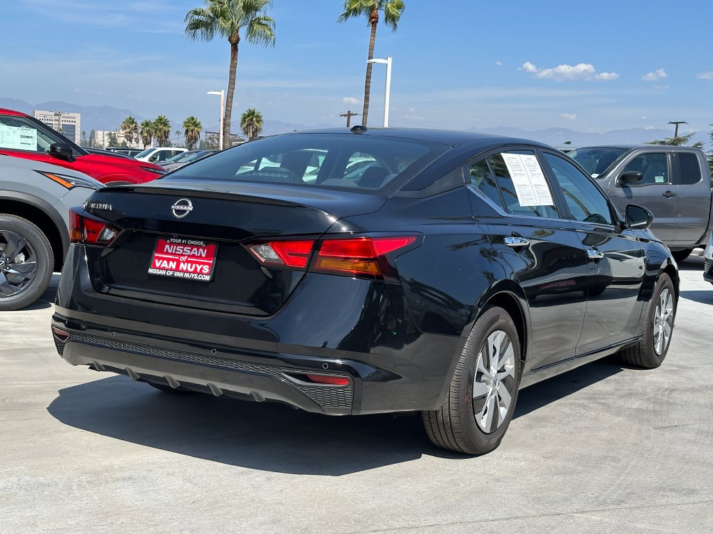 Used 2025 Nissan Altima 2.5 S FWD image 6