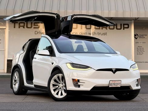 Used 2019 Tesla Model X Long Range AWD/4WD image 2