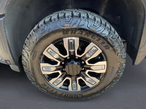 Used 2024 GMC Sierra 2500 Denali w/ Denali Reserve Package AWD/4WD image 14