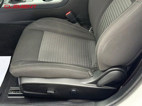 Used 2023 Dodge Challenger SXT image 16