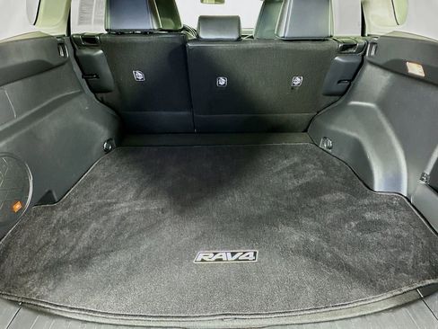 Used 2020 Toyota RAV4 XLE Premium image 35