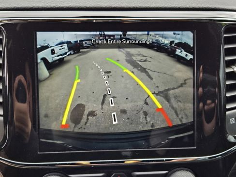 Used 2021 Jeep Grand Cherokee Laredo X image 19