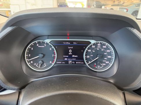 Used 2025 Nissan Sentra SV FWD image 39