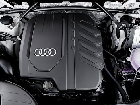 Certified 2025 Audi Q5 2.0T Premium Plus w/ Premium Plus Package image 32