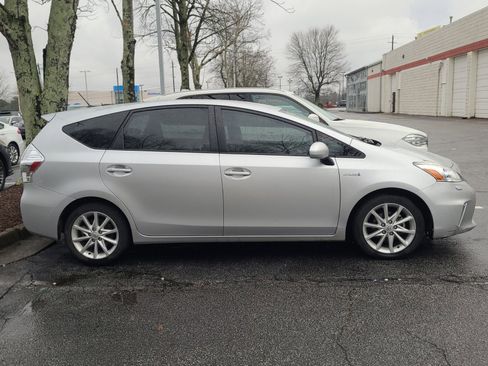 Used 2013 Toyota Prius V Two image 3