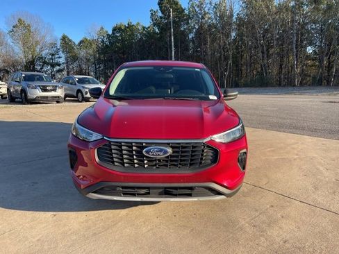 Used 2023 Ford Escape Active w/ Cold Weather Package image 2