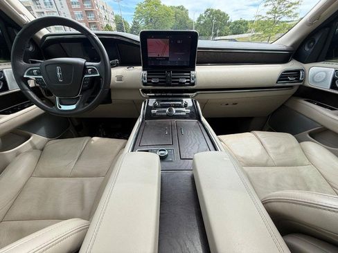 Certified 2021 Lincoln Navigator L Reserve w/ Luxury Package AWD/4WD image 18
