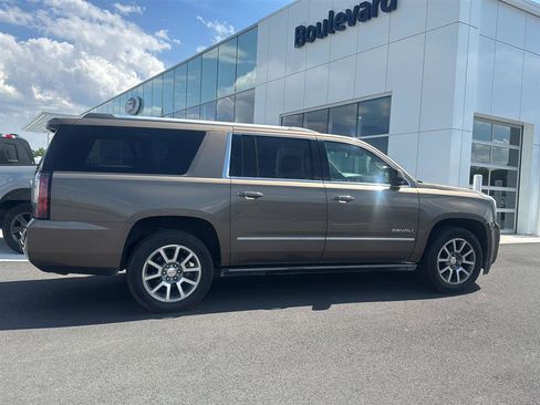 Used 2016 GMC Yukon XL Denali w/ Open Road Package image 9