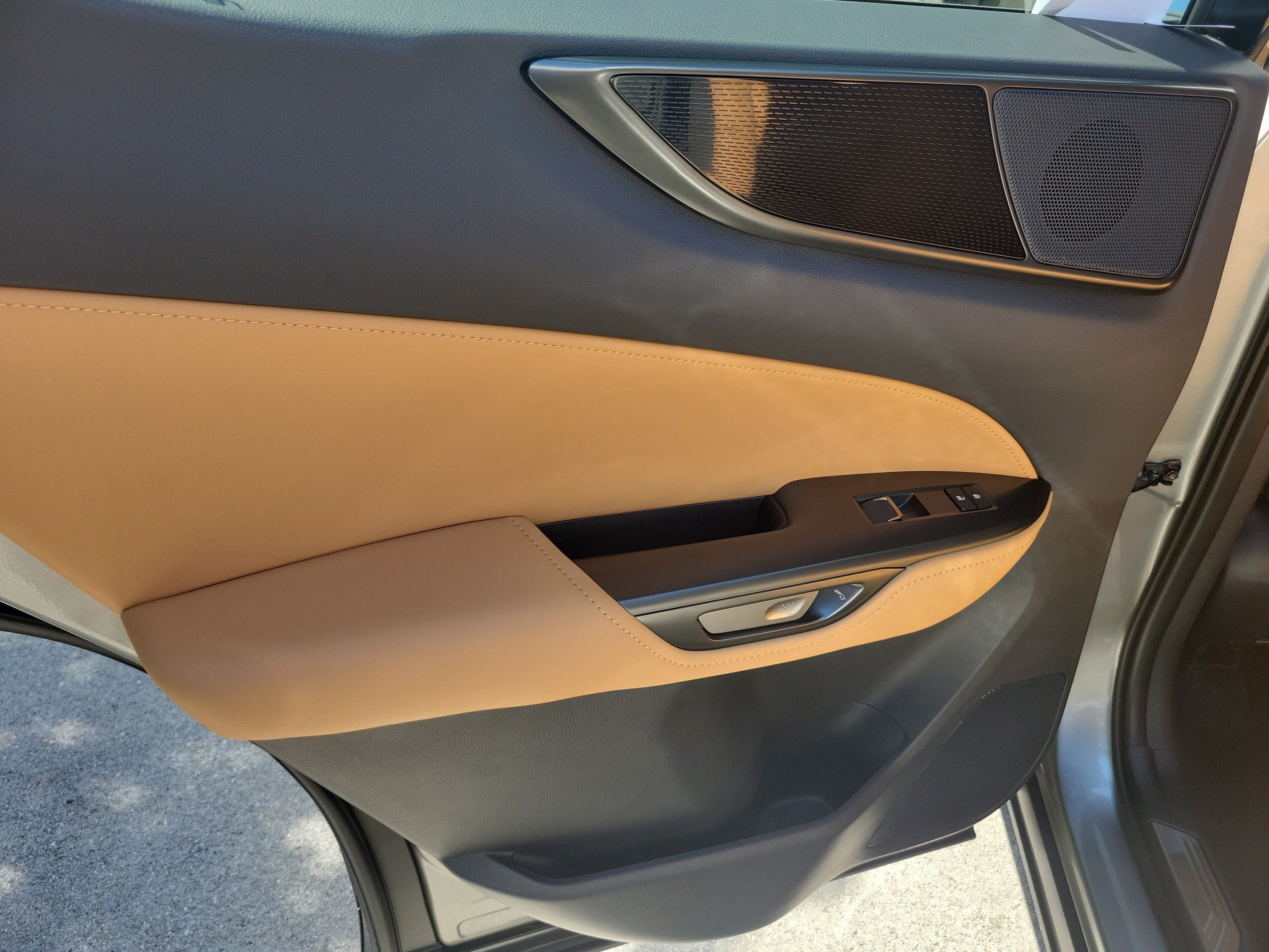 Used 2025 Lexus NX 250 FWD w/ Accessory Package (K3) image 12