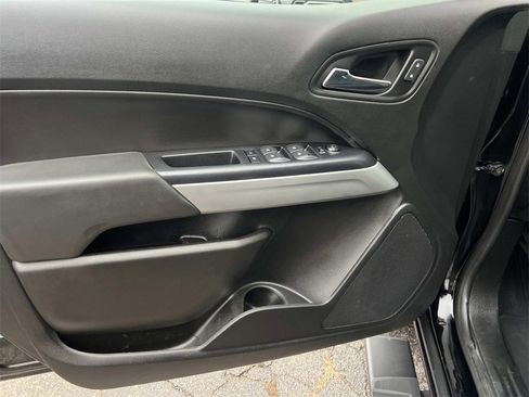 Used 2020 Chevrolet Colorado LT w/ Colorado RST Special Edition image 13