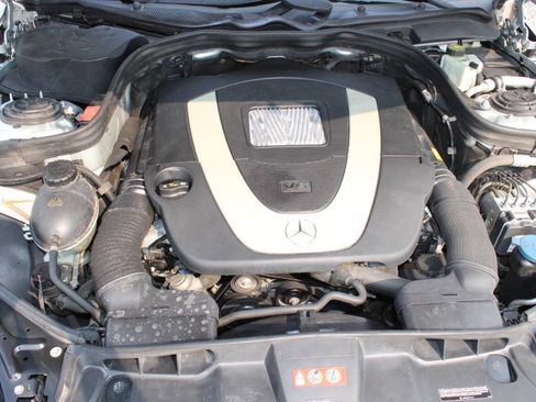 Used 2011 Mercedes-Benz E 350 4MATIC Sedan image 27