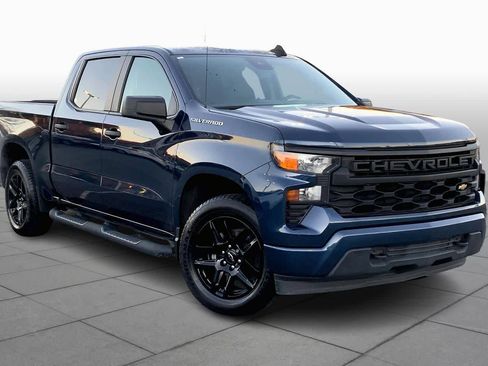 Used 2022 Chevrolet Silverado 1500 Custom image 2