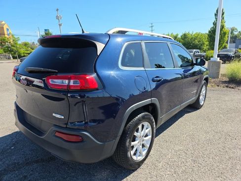 Used 2015 Jeep Cherokee Latitude w/ Cold Weather Group AWD/4WD image 7