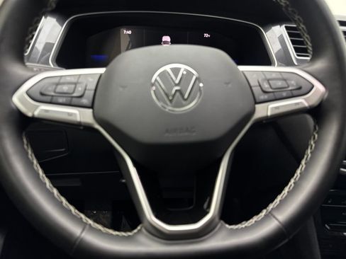 Used 2024 Volkswagen Tiguan SE FWD image 61