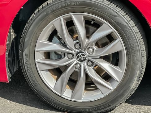 Used 2022 Toyota Avalon XLE FWD image 24