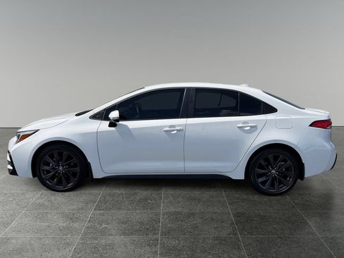 Used 2025 Toyota Corolla SE FWD image 6
