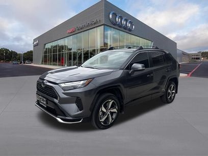 Used 2025 Toyota RAV4 SE w/ Weather & Moonroof Package