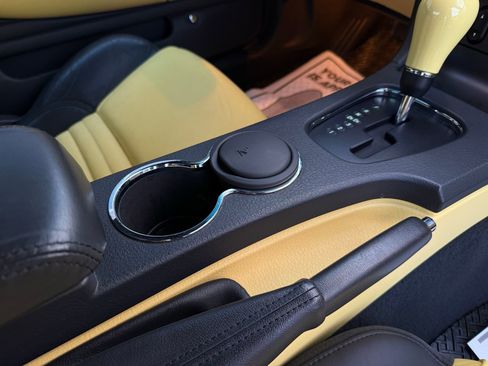 Used 2002 Ford Thunderbird image 26