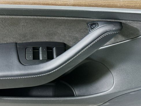 Used 2021 Tesla Model 3 Standard Range Plus image 15