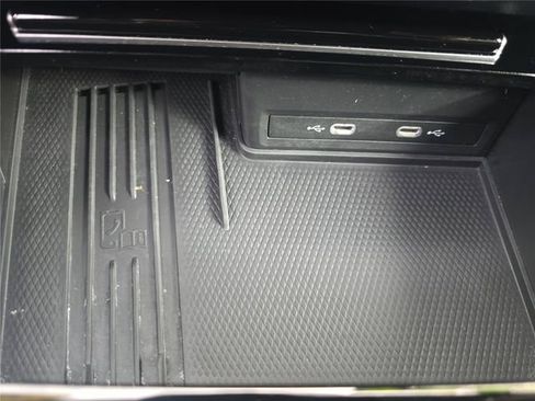 Used 2025 Volkswagen Atlas Cross Sport SE AWD/4WD image 21