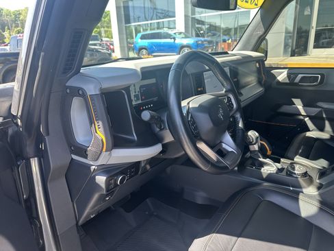 Used 2023 Ford Bronco Badlands image 15