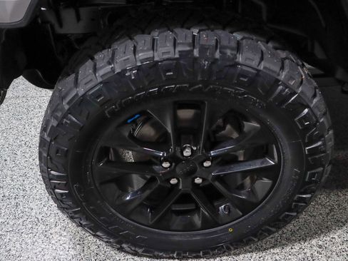 Used 2023 Jeep Wrangler Unlimited Sahara w/ Cold Weather Group AWD/4WD image 12