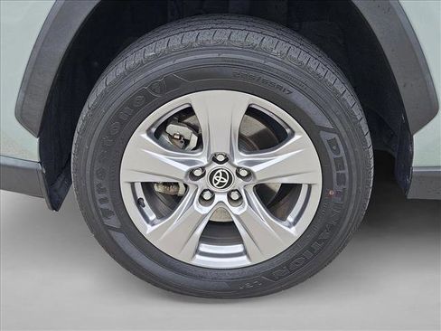 Used 2022 Toyota RAV4 XLE image 22