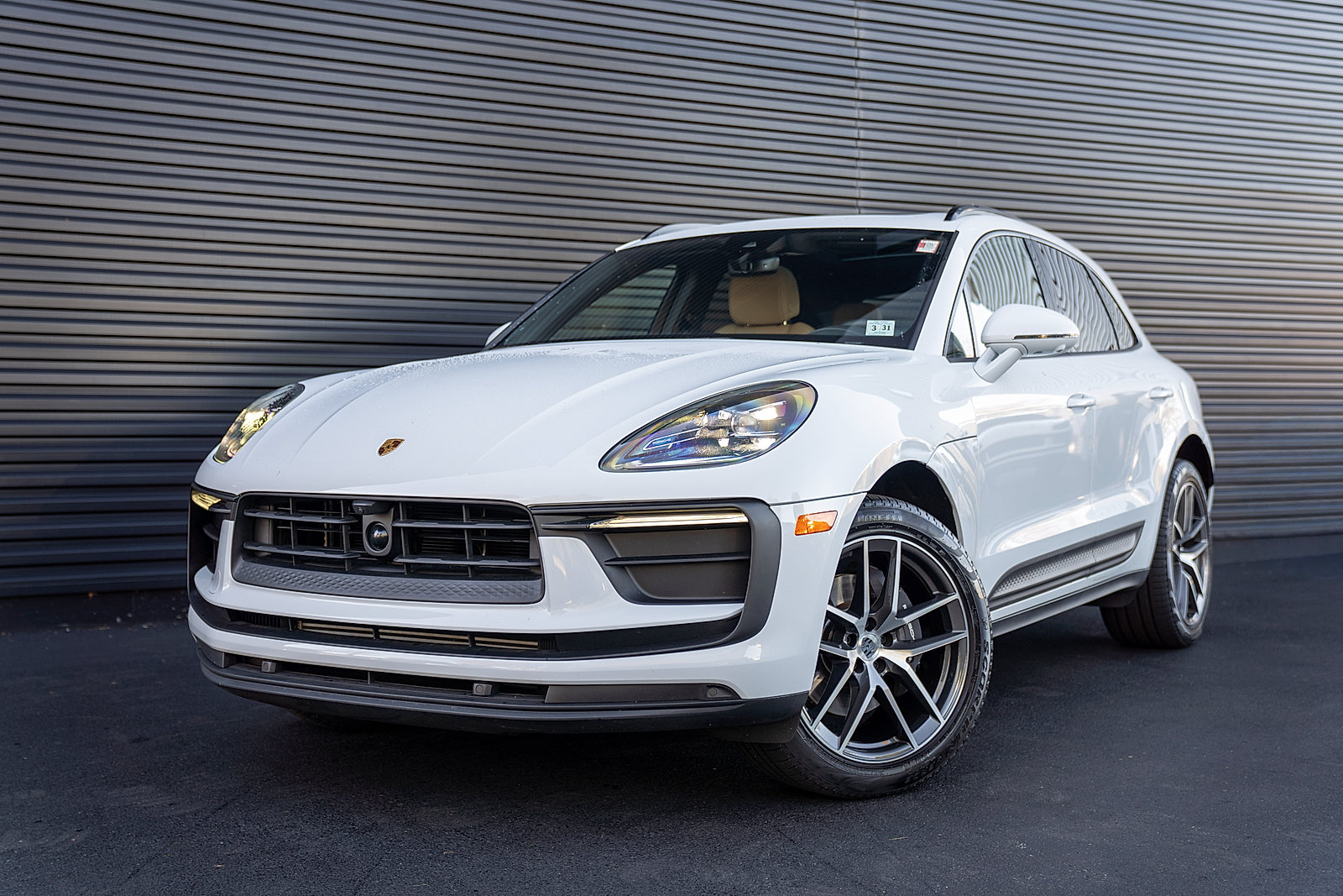 Certified 2026 Porsche Macan AWD/4WD image 1