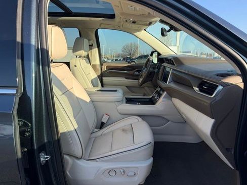 Used 2021 GMC Yukon Denali w/ Denali Premium Package image 39