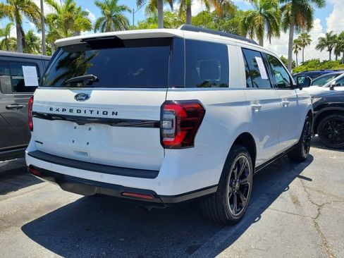 Used 2023 Ford Expedition Limited RWD image 2