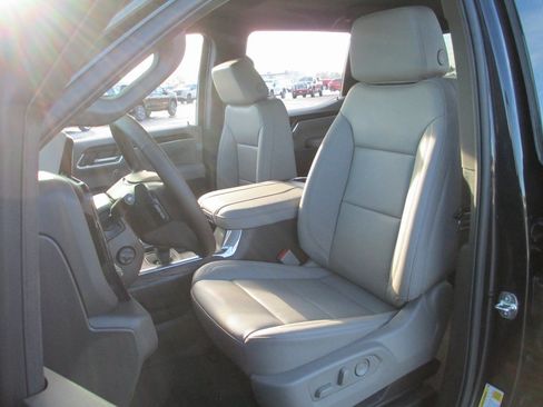 New 2026 GMC Sierra 1500 SLT w/ SLT Premium Plus Package image 12