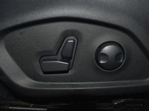 Used 2025 Jeep Compass Limited image 14