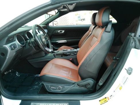 Used 2019 Ford Mustang GT Premium RWD image 7
