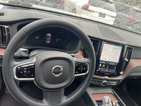 Used 2024 Volvo XC60 T8 Ultimate w/ Climate Package AWD/4WD image 7