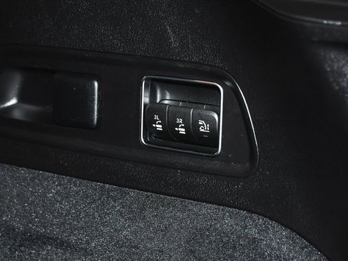 Used 2025 Mercedes-Benz GLS 450 4MATIC image 71