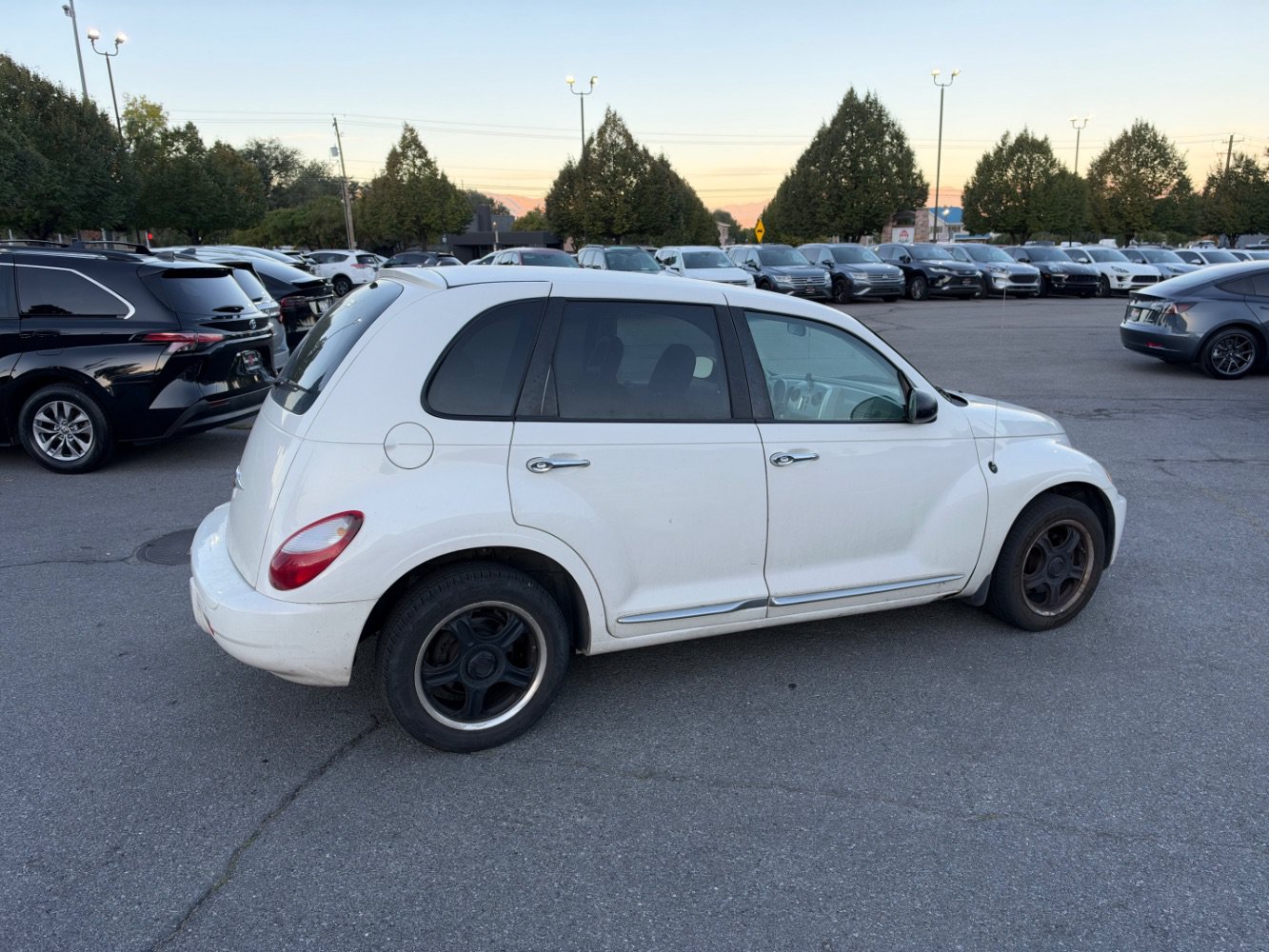 Used 2010 Chrysler PT Cruiser w/ Convenience Group FWD image 5