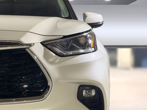 Used 2021 Toyota Highlander Platinum AWD/4WD image 11