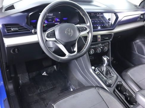 Used 2023 Volkswagen Taos SE w/ Panoramic Sunroof Package AWD/4WD image 9
