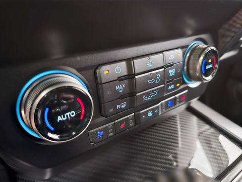 Used 2019 Ford F150 Raptor w/ Equipment Group 802A Luxury image 20