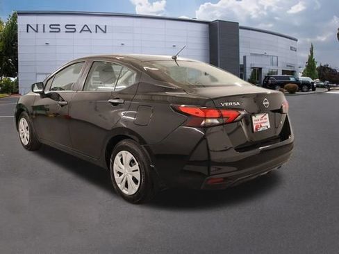 Used 2025 Nissan Versa S w/ Trunk Package image 5