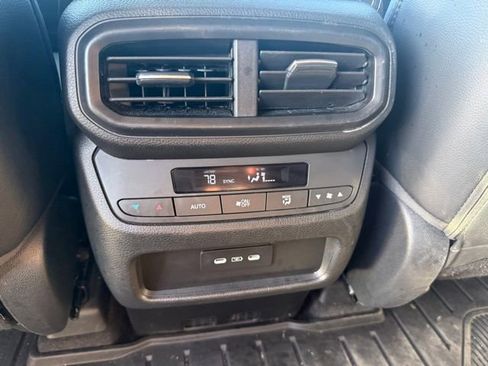 Used 2025 Honda Pilot EX-L image 16