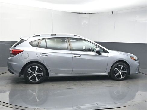 Used 2019 Subaru Impreza 2.0i Premium image 8