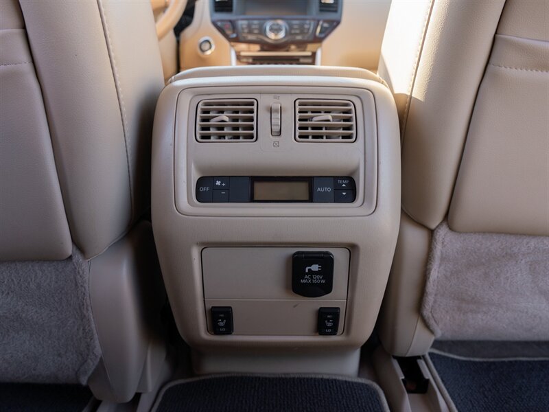 Used 2015 Nissan Pathfinder Platinum FWD image 24