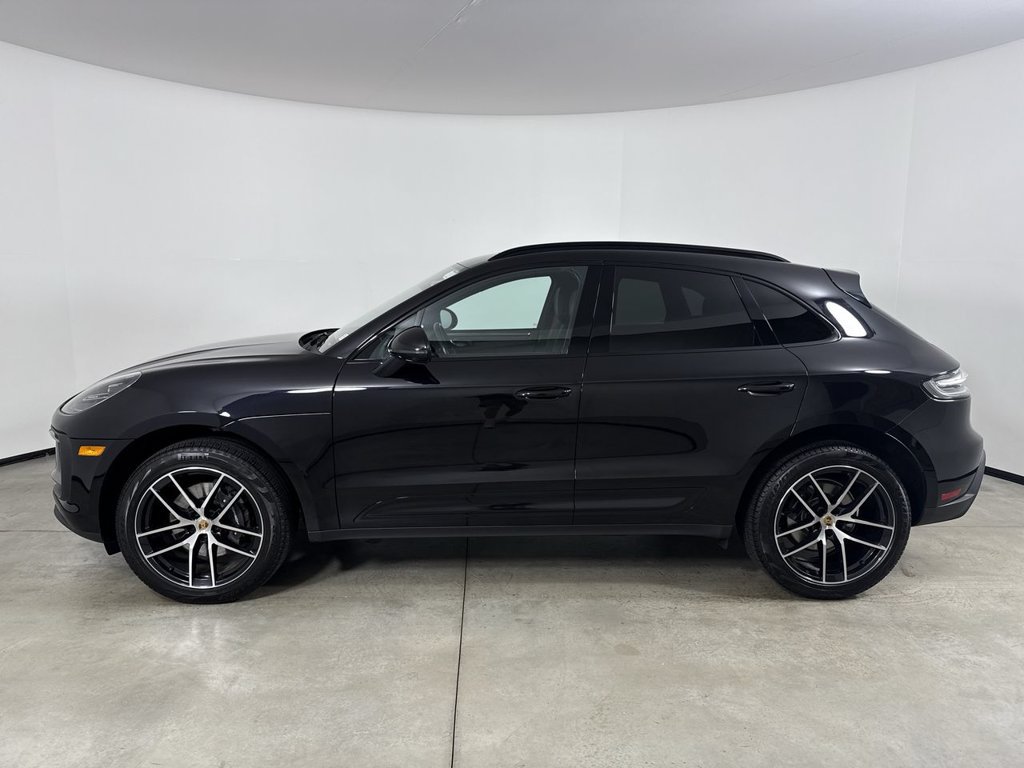 Certified 2023 Porsche Macan AWD/4WD image 2