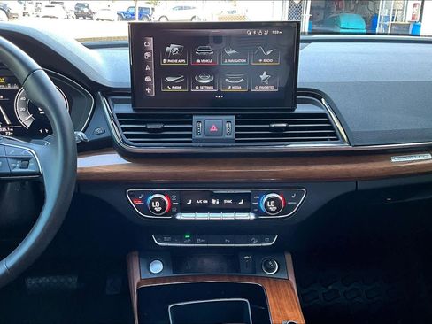 Used 2022 Audi Q5 e Premium Plus image 9