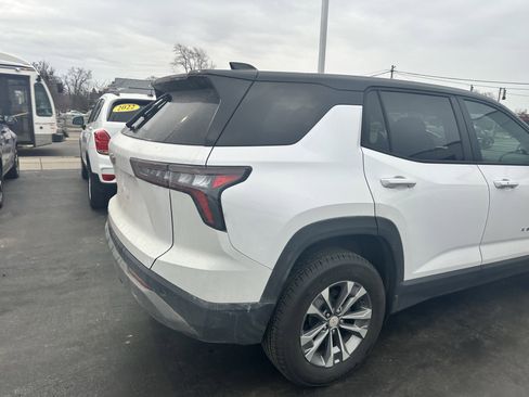 Certified 2025 Chevrolet Equinox LT image 9