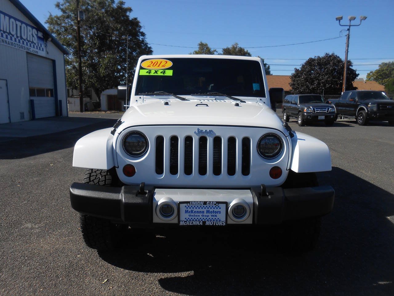 Used 2012 Jeep Wrangler Unlimited Sahara w/ Dual Top Group AWD/4WD image 4